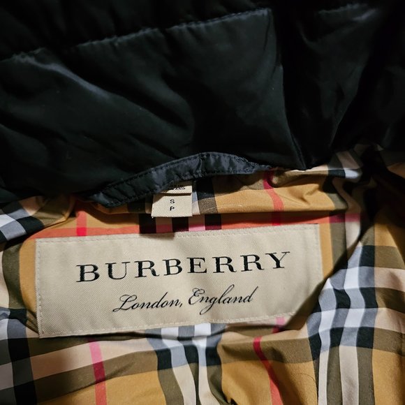Burberry long puffer coat. - Picture 7 of 8